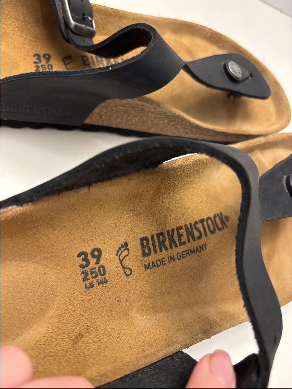 Birkenstock
Women's Gizeh Adjustable Strap Thong Sandals size 39(8.5) - Picture 7 of 9